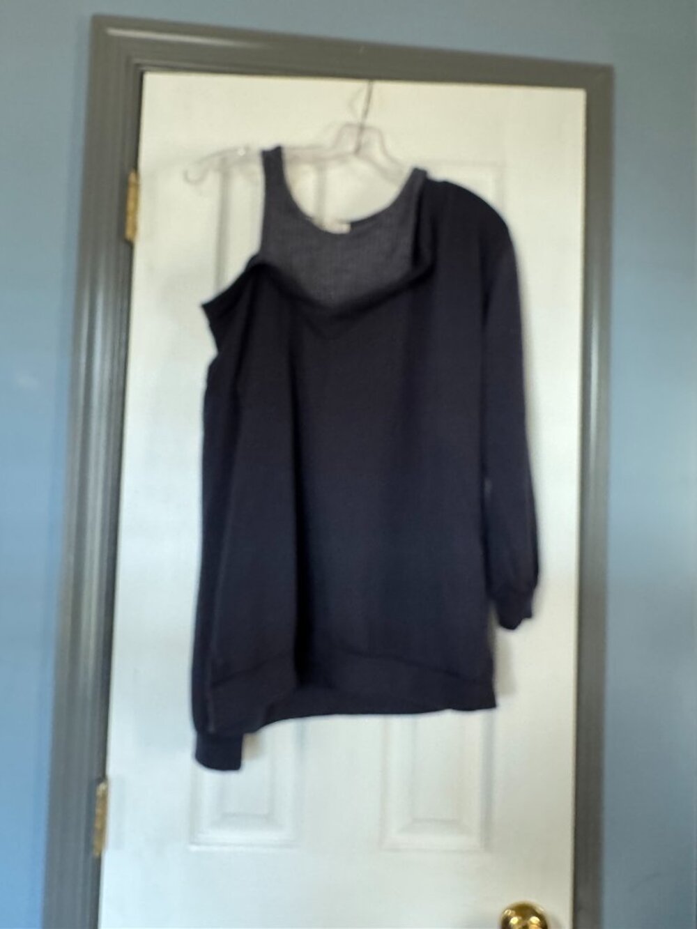 Womens Mai Soli Size M Black Long Sleeve Open Shoulder Sweatshirt